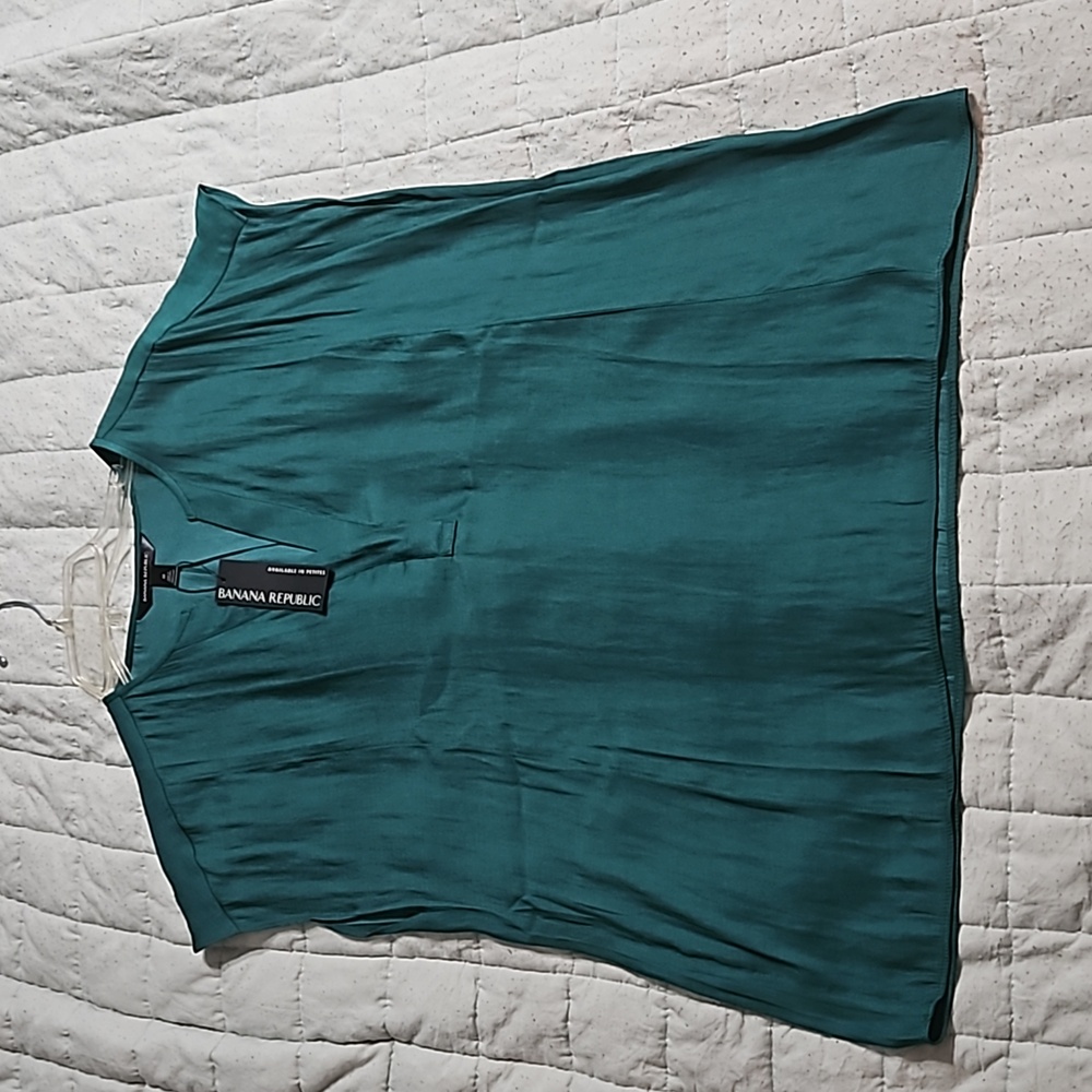 Banana Republic Green Sleeveless Blouse NWT